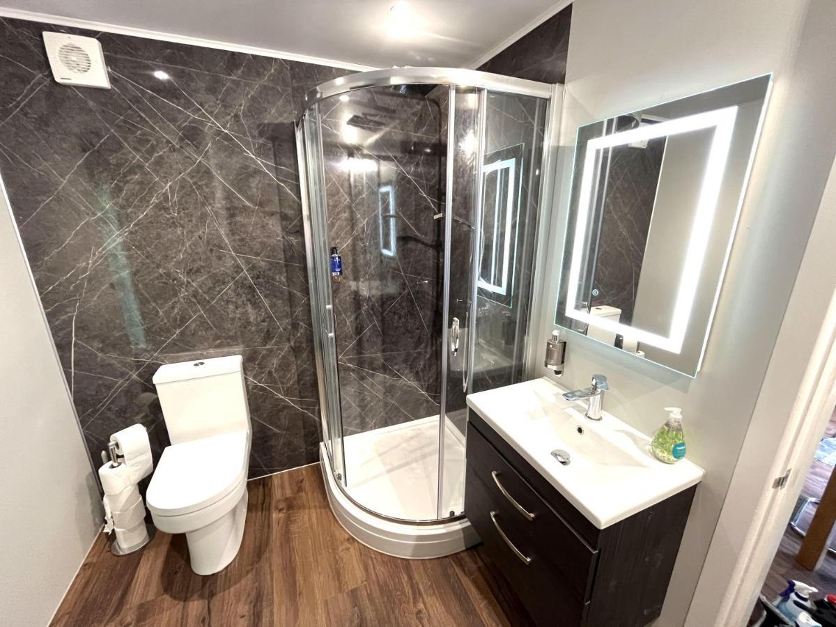 Cedar Boutique Lodge-Dog Fishing And Spa Access 요크 외부 사진